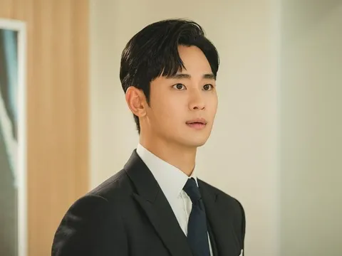 Kim Soo Hyun chuẩn bị tái xuất sau 1 năm vướng ồn ào?