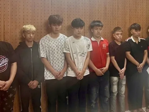 Khởi tố nhóm thanh thiếu niên trong vụ ép xe gây chết người