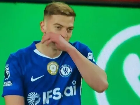 Delap gây phẫn nộ khi không chuyền cho Garnacho