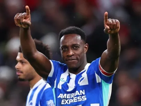 Welbeck làm dậy sóng Premier League