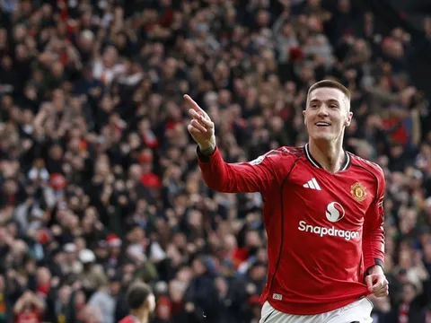 'Bom tấn' Sesko xuất hiện ở MU ra sao?