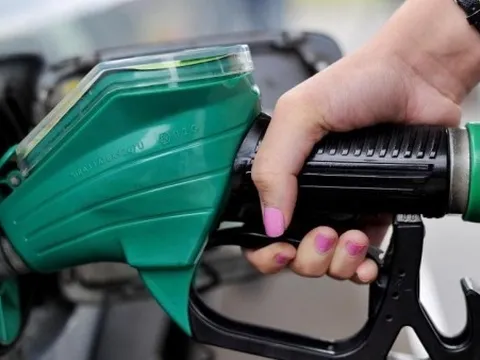 Giá xăng tại Anh có thể lập kỷ lục sau căng thẳng tại Trung Đông