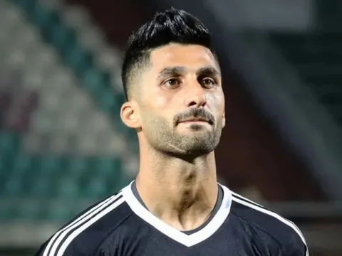 Cựu tuyển thủ Iran mất liên lạc sau bài đăng gây tranh cãi