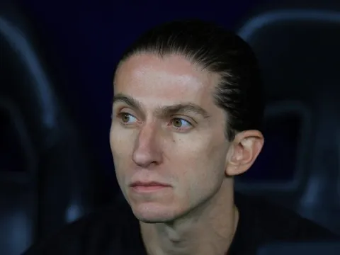 HLV Filipe Luis bị sa thải