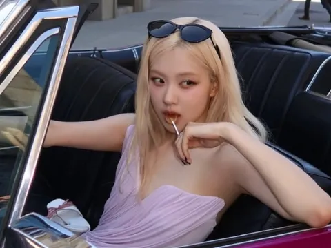 Rosé (BLACKPINK) hào phóng mua tặng vé máy bay hạng thương gia cho ê-kíp chỉ để làm một việc