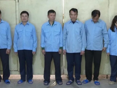 Cựu Chủ tịch phường cùng loạt cán bộ hầu tòa vì nhận tiền “bảo kê” xây dựng trái phép