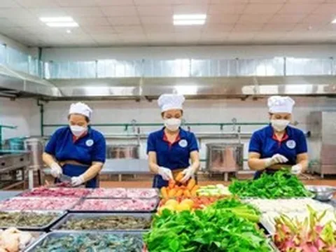 Bữa ăn hạnh phúc tại Nobel School