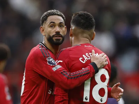 Manchester United bị xé vụn nhịp thi đấu