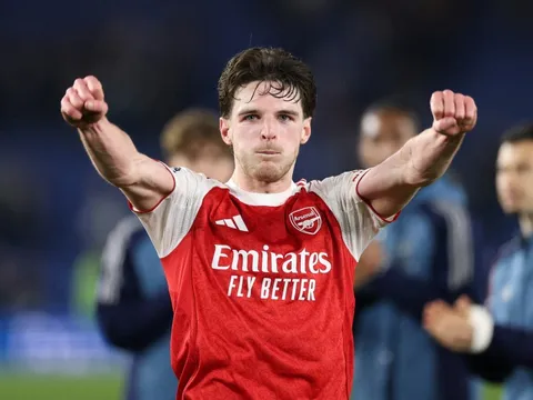 Arsenal bị tố hủy hoại bóng đá