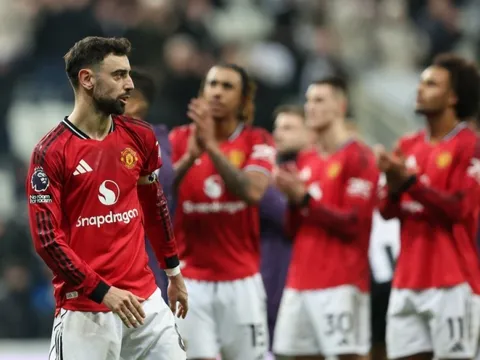 MU khiến cuộc đua Champions League khó đoán