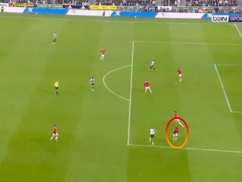 Sai lầm phòng ngự gây phẫn nộ của Malacia