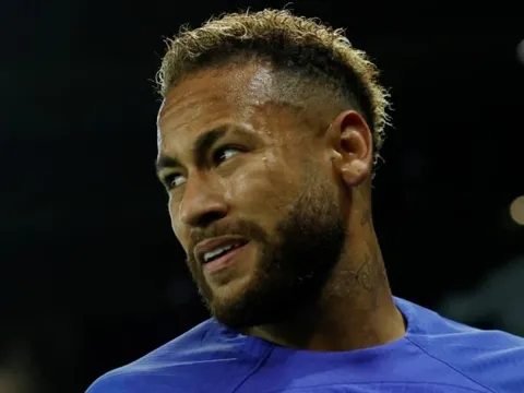 Neymar bị kiện
