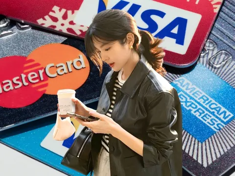 So sánh Thẻ tín dụng và Thẻ ghi nợ: Người chi tiêu “chưa tốt” nên dùng thẻ nào?