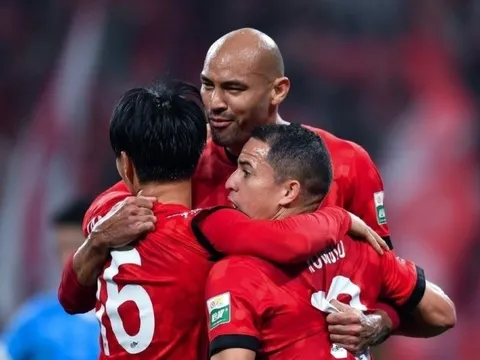 Giải vô địch Trung Quốc khởi đầu bằng bảng điểm méo mó