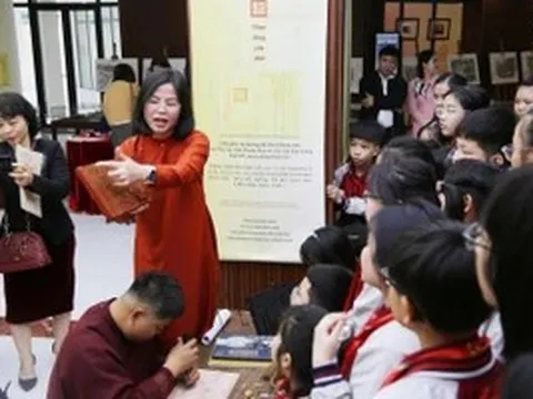 Đưa di sản bước ra khỏi... kho lưu trữ