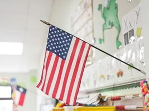 Giáo viên Mỹ chật vật mưu sinh