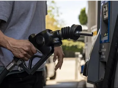 Mỹ cân nhắc can thiệp thị trường dầu mỏ kỳ hạn để kiềm chế đà tăng giá