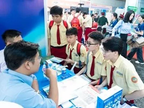 Chọn ngành phù hợp với bản thân, đừng chạy theo ngành 'hot'