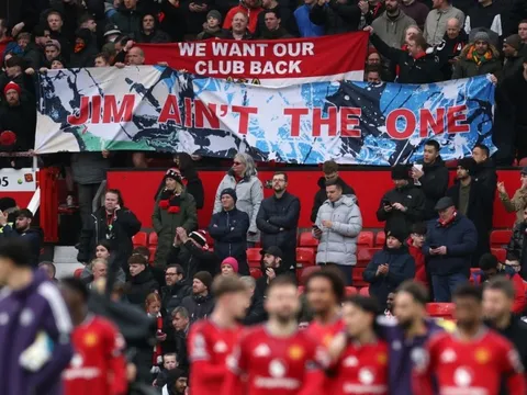 Quyết định gây phẫn nộ của MU