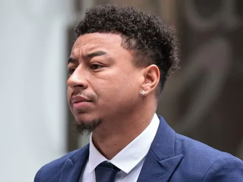 Lingard lâm cảnh nợ nần