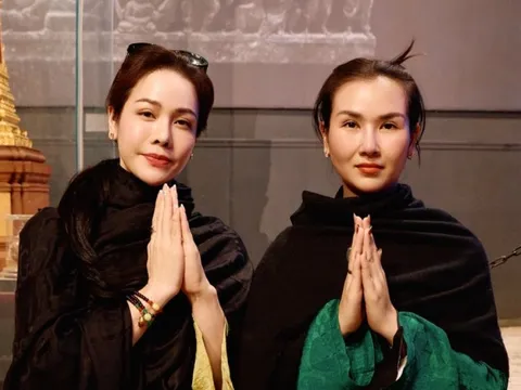 Nhật Kim Anh và Võ Hạ Trâm đi Ấn Độ hành hương sau Tết