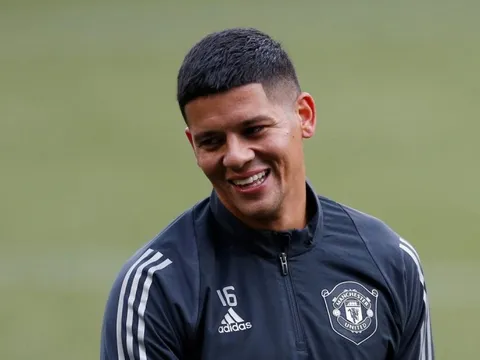 Van Gaal ký Rojo cho MU nhờ trò FIFA