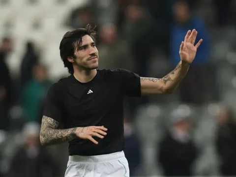 Real Madrid chen ngang vụ Tonali của MU