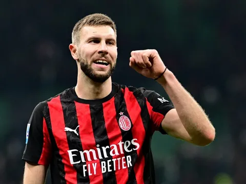 Milan thắng derby, thắp lại hy vọng đua Scudetto