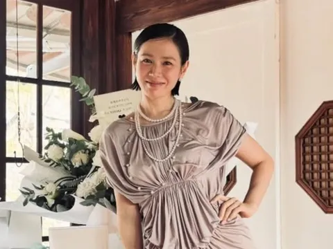 Diện mạo lạ lẫm của Son Ye Jin sau khi xuống tóc