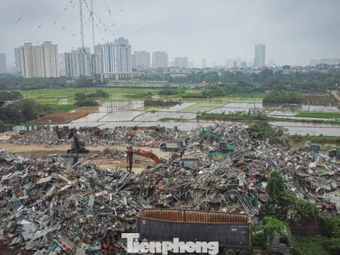 ‘Núi’ phế liệu trên khu đất nông nghiệp rộng 4,3ha ở Hà Nội