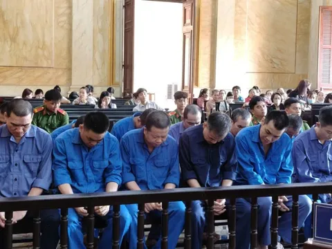 Hành vi phạm pháp của 12 bảo vệ tự ý thu tiền đường trong khu công nghệ cao