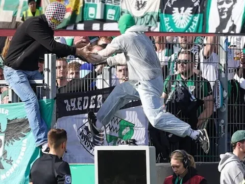 Sự cố VAR gây chấn động bóng đá Đức