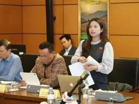 Tiếng nói giáo dục trong chính sách