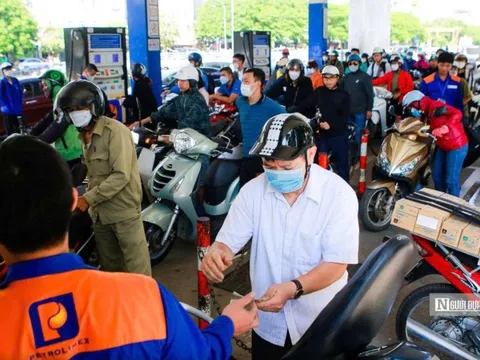 Công an cảnh báo nóng nguy cơ cháy nổ khi người dân đổ xô tích trữ xăng, dầu