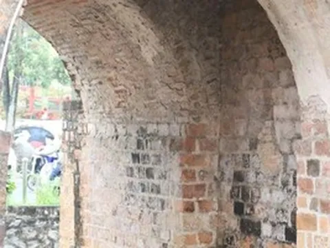 Cận cảnh 'Bức tường phòng thủ' gần 500 năm bên dòng sông Lô