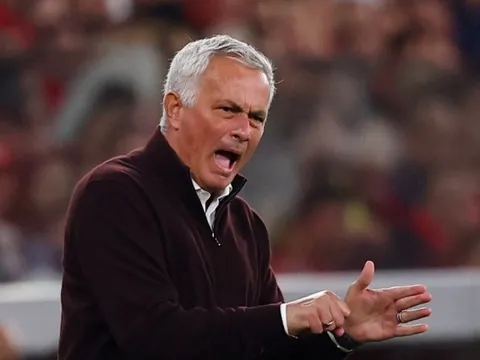 Mourinho bị gọi là 'thảm họa'