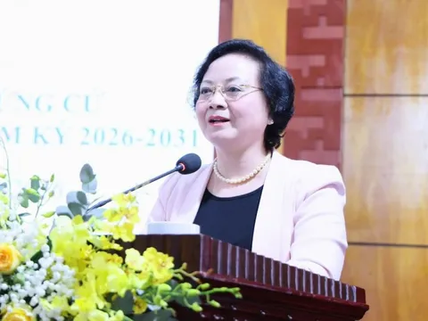 Phó Thủ tướng Phạm Thị Thanh Trà thông tin tới cử tri về lộ trình cải cách tiền lương, cắt giảm thủ tục hành chính