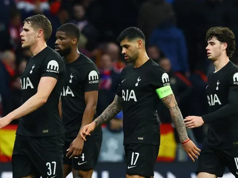 Atletico Madrid vùi dập Tottenham
