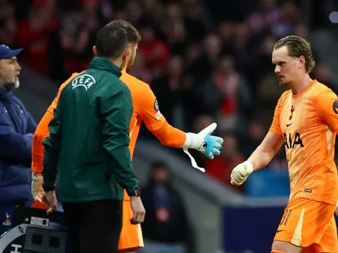 HLV Tottenham gây bức xúc