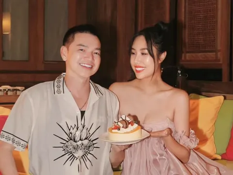 Nghệ sĩ Quang Minh vui mừng nhận điều đặc biệt từ vợ kém 37 tuổi