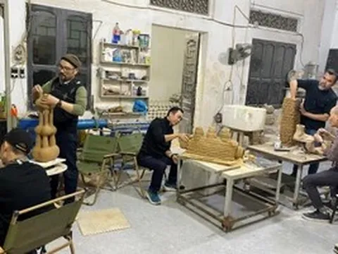 Ghé Bát Tràng ngắm 'gốm Phồn' đầu Xuân