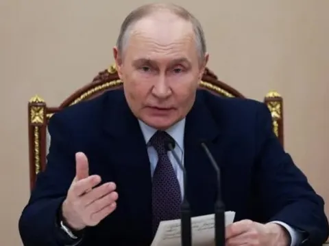 Giá dầu vượt 100 USD, Tổng thống Nga Putin nói về cung năng lượng cho châu Âu,