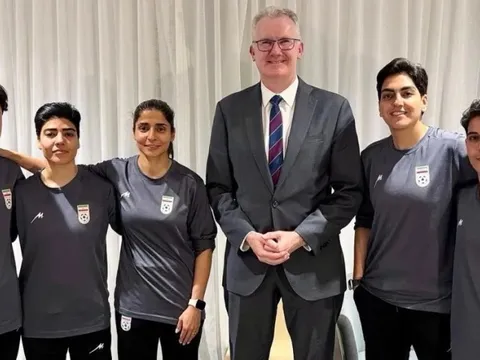 5 nữ cầu thủ Iran từ chối trở về nước