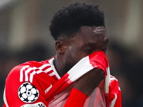 Ác mộng chấn thương lại đeo bám Davies