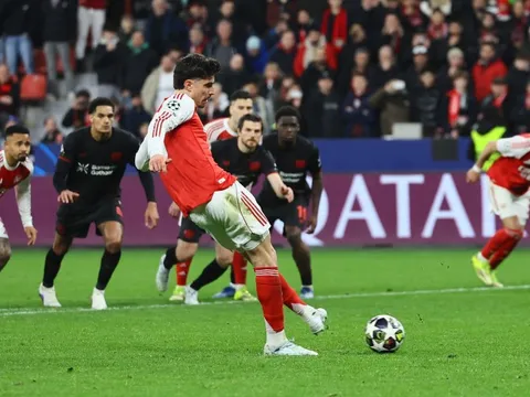 Quả phạt đền muộn của Havertz giúp Arsenal cầm hòa Leverkusen