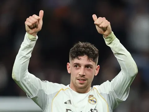 Dàn cựu sao Real Madrid bùng nổ cảm xúc sau chiến thắng trước Man City