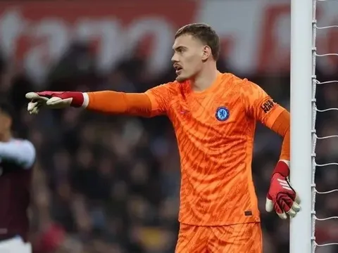 Chelsea có chạnh lòng khi nhớ Courtois?