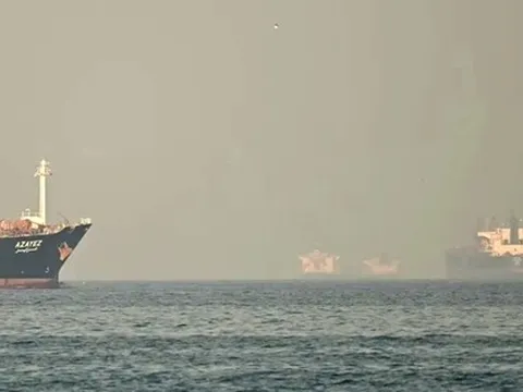 Eo biển Hormuz tê liệt, giá xăng dầu tăng chóng mặt, Nhật Bản lần đầu tiên làm việc này kể từ năm 2022