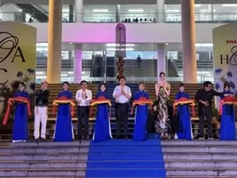 13 tác phẩm nghệ thuật tái chế gây ấn tượng tại triển lãm ‘Hoa và Rác’