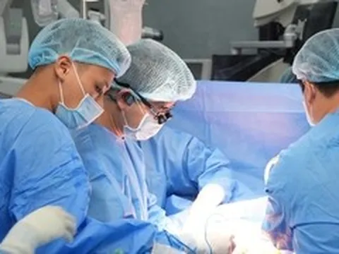 Chuyến bay đêm mang trái tim hiến tặng cứu hai người ở Hà Nội